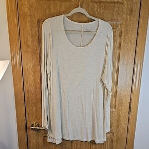 Livi Active Women's Light Cream Long Sleeve Top